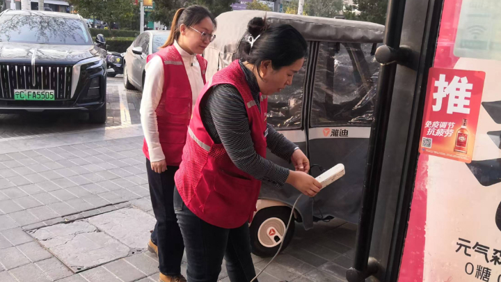 银川市兴庆区泰和社区：拔除违规飞线除隐患 普法筑牢防线保平安