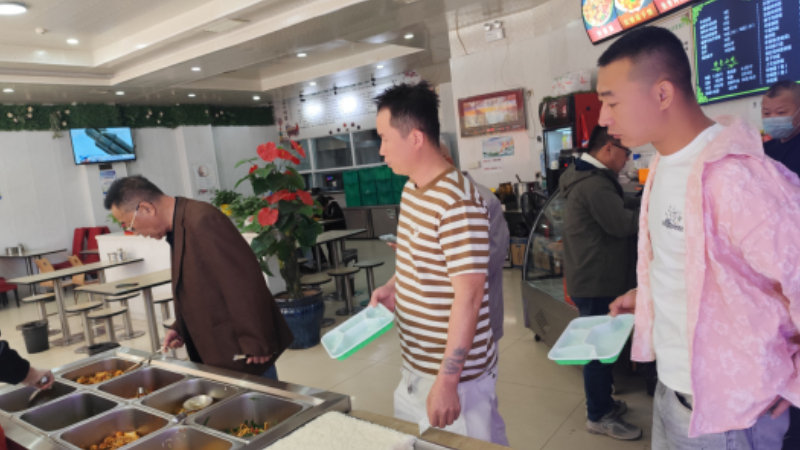 银川市兴庆区大庙社区：暖心优待破解就餐难 精准服务融入微治理