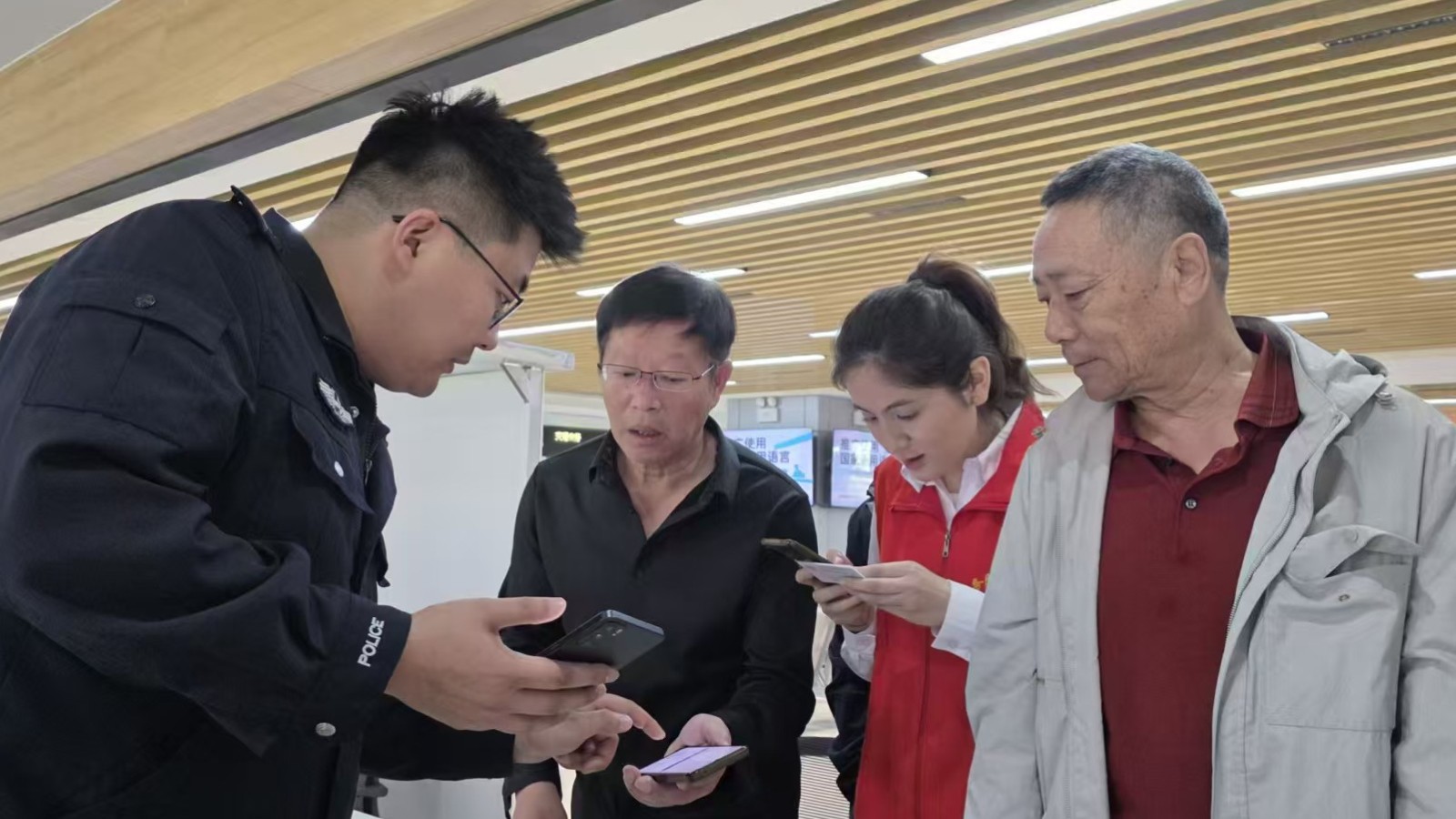 喀什地区公安出入境全力保障电子边境通行证平稳有序推广实施