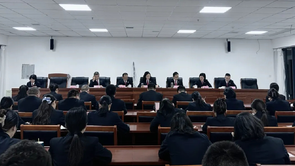 遂宁市大英县人民法院召开2026年第一季度司法审判数据分析研判会商会