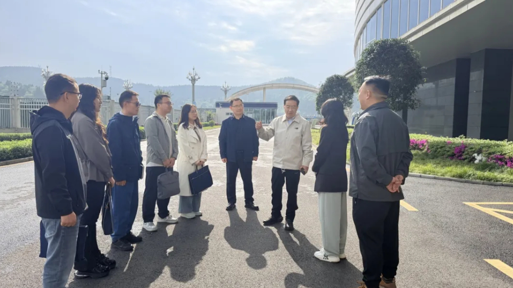四川德阳：周永刚检察长带领青年干警走进天府数谷、英杰电气开展“数字赋能”实践学习