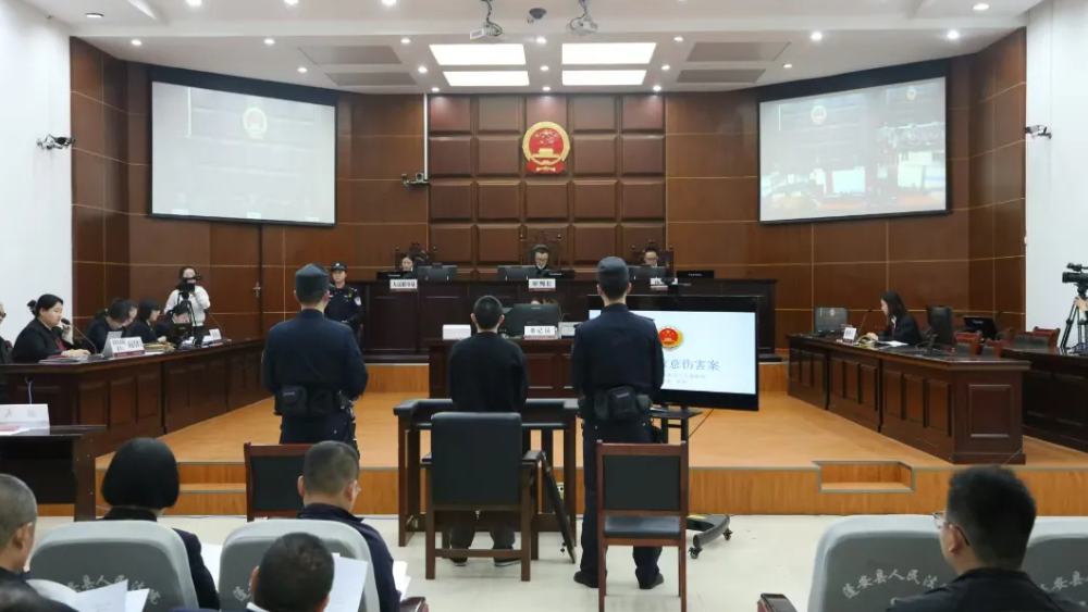 【南检砺能】听庭评议练精兵 以评促改提质效——南充市检察院组织听庭评议活动