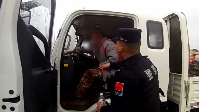 收废品大叔失联十小时，新疆生产建设兵团巴里巴盖垦区公安局民警展开生死救援