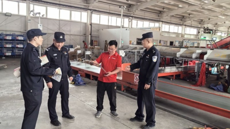新疆奎屯市公安局开展物流寄递行业禁毒专项检查行动