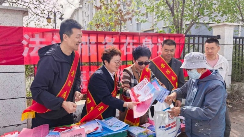 新疆乌鲁木齐市米东区司法局：法律援助赶大集 法治服务暖民心