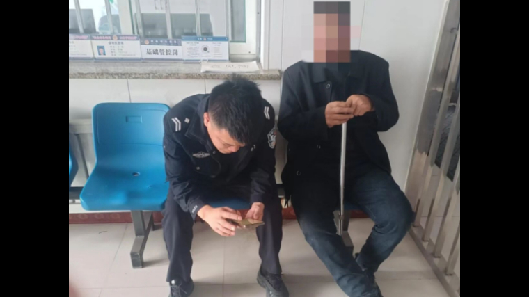 七旬老人遇“高额返现”骗局 吉林扶余公安大林子派出所民警暖心劝阻挽损失