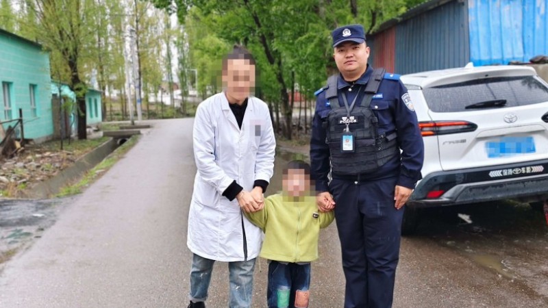 快速反应！新疆新源县公安局平安找回两名走失孩童获赞誉
