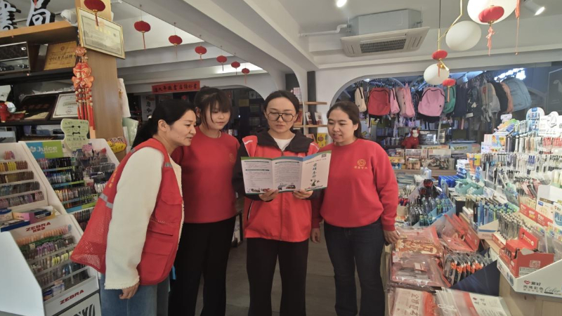 银川市兴庆区景太社区：普法宣传进商户 扫黄打非净市场