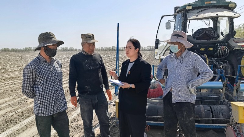 新疆生产建设兵团第七师胡杨河市一二七团司法所：春播一线解民忧 田间地头化纠纷
