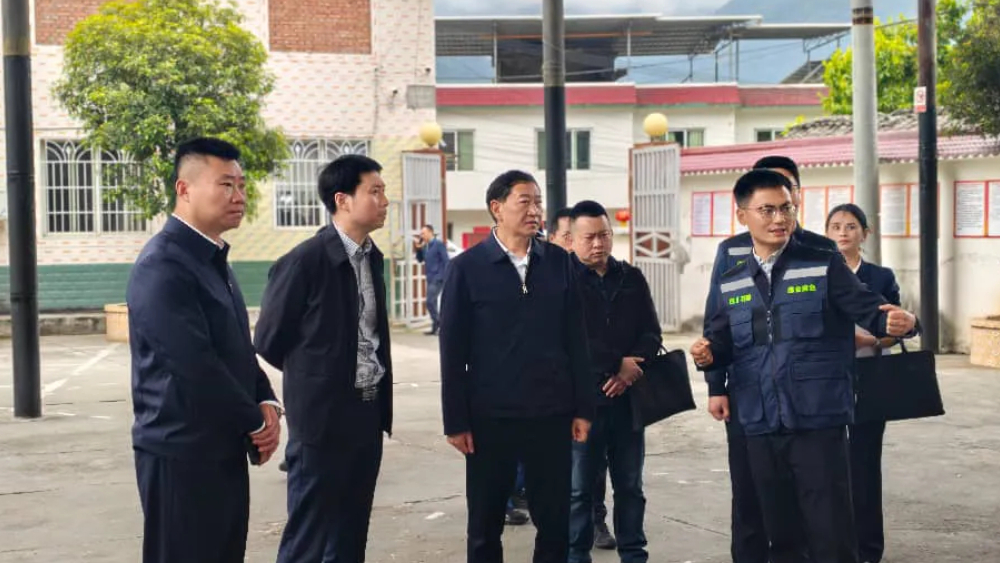 四川省应急管理厅来雅安市调研基层应急管理能力提升与转移避险点群众宣传试点工作