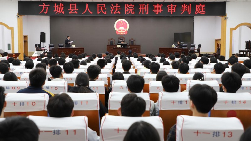 河南省南阳市方城县法院“公众开放日”迎来五高师生探秘学法