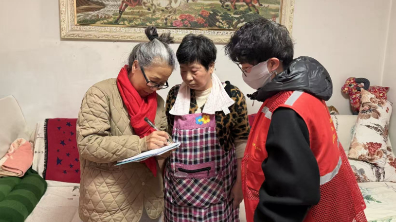 银川市兴庆区信义社区：纸笔传情解心结 网格普法促和谐