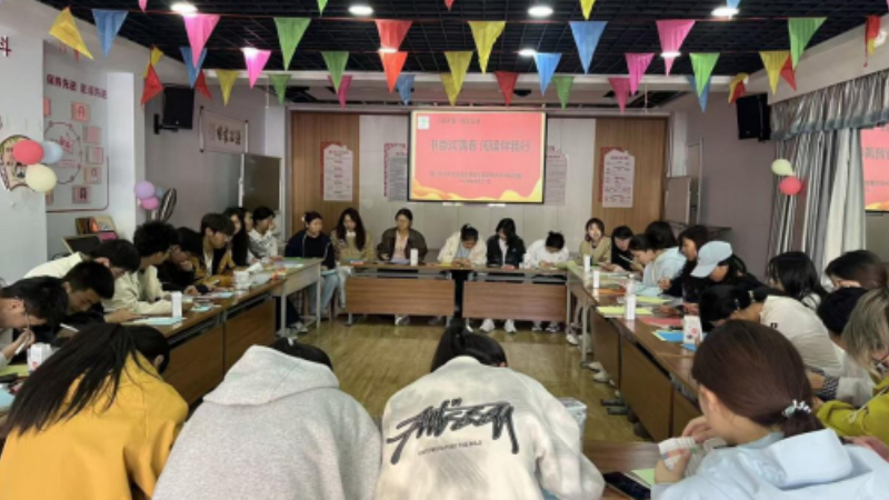 银川市兴庆区满春社区：以书香润童心 以法治伴成长