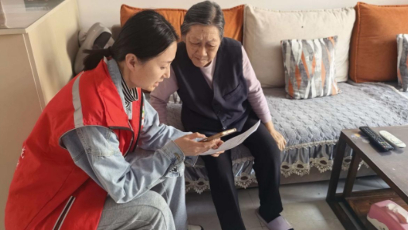 银川市兴庆区北塔社区：送学暖人心 普法护银发