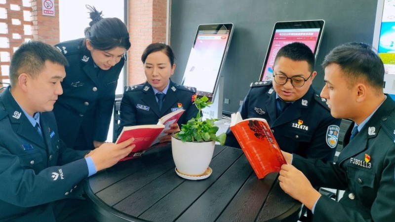 新疆和硕县公安局：书韵漫警营 文化润警心