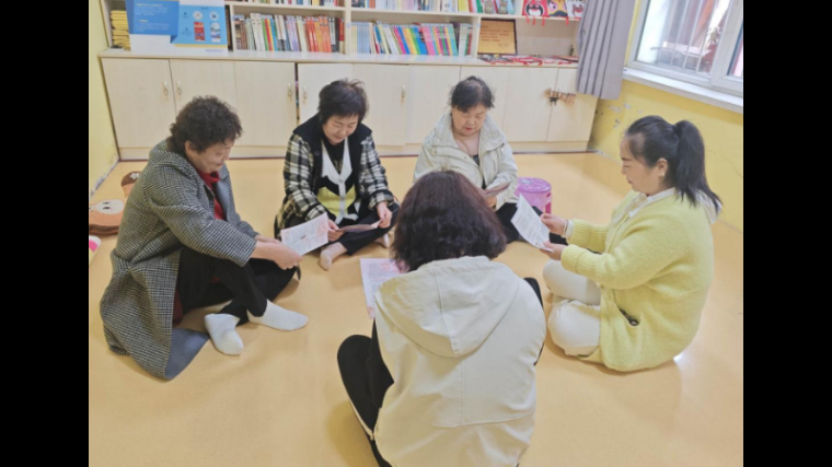 吉林省珲春市司法局新安司法所联合社区开展普法宣传活动