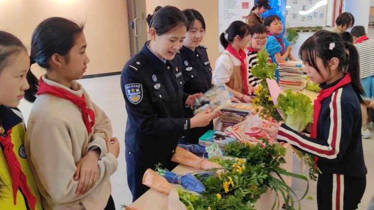 书香遇蔬香 循环传爱心
