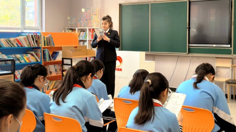 新疆伊宁市人民检察院：品成语书香 悟法治道理