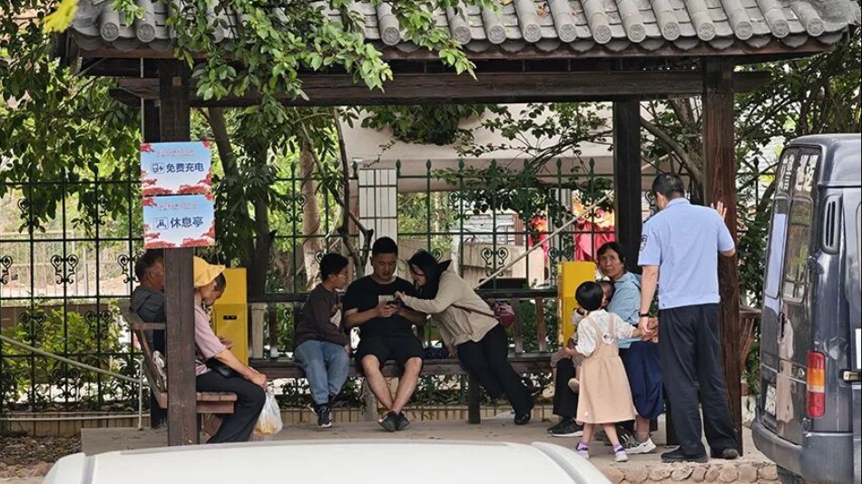云南这个派出所，为啥没了“边界感”？