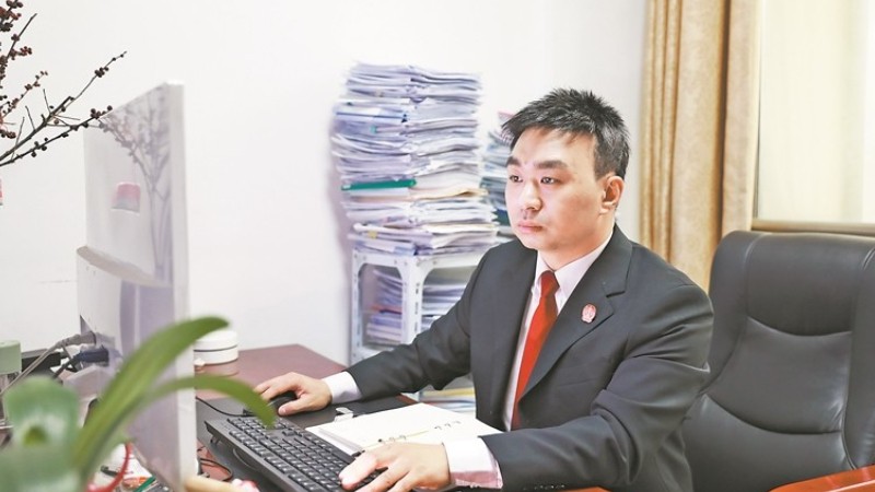 “法官不仅要懂法，更要懂人心”