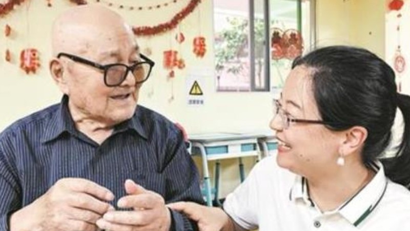 用爱守护“夕阳美好”——记深圳市龙华区政协委员马静