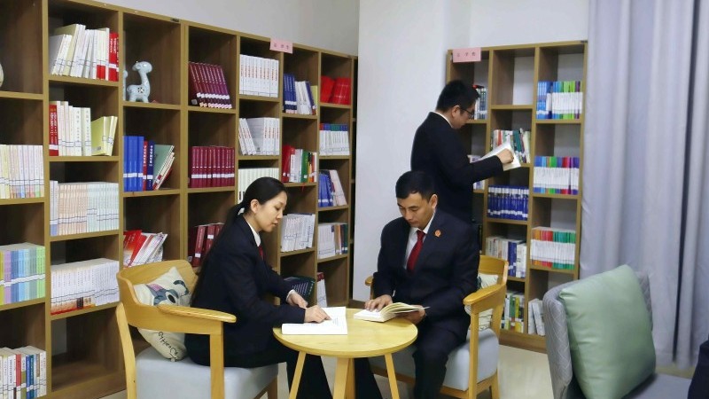 新疆霍尔果斯市人民法院“世界读书日”读书活动温情开展