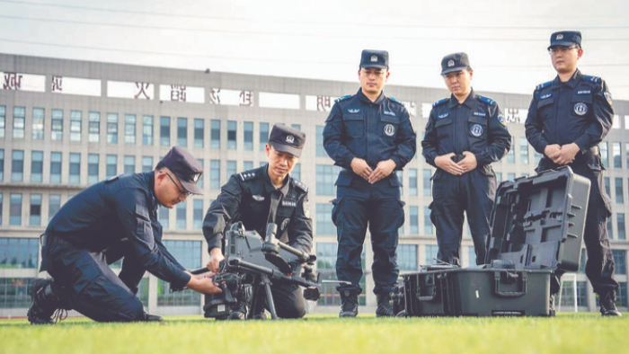 千锤百炼成为警航技术尖兵