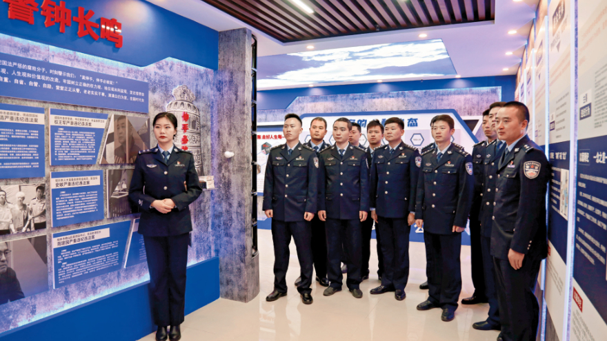 “六中心一基地”淬炼安康强警密钥