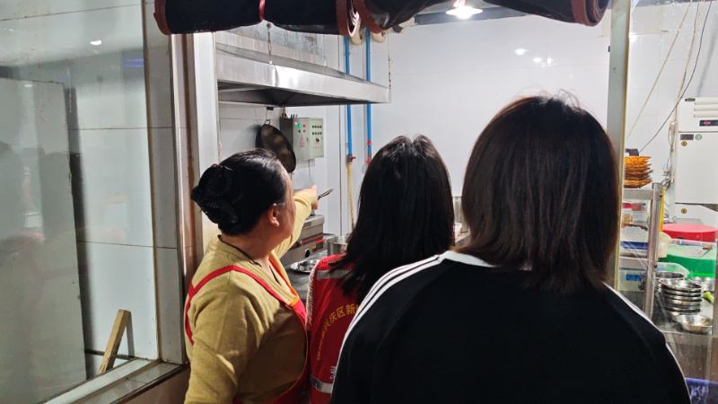 银川市兴庆区康平社区：排查商铺除隐患 闭环整改筑防线