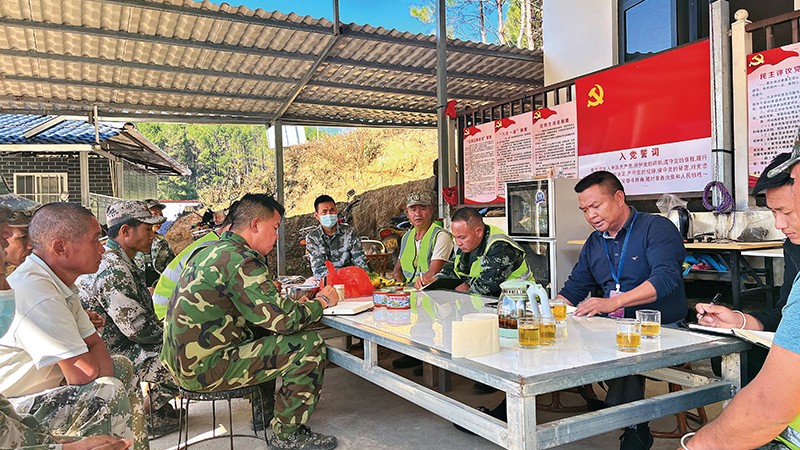 以法为炬照亮前行之路