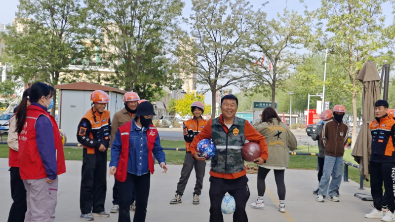 银川市兴庆区兰溪社区：趣味运动舒展身心 暖心服务凝聚新锐
