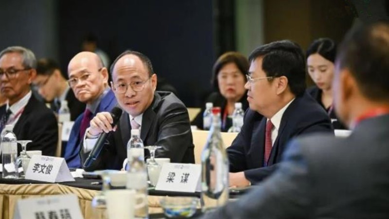 琼港“架桥者”——记全国政协委员李文俊