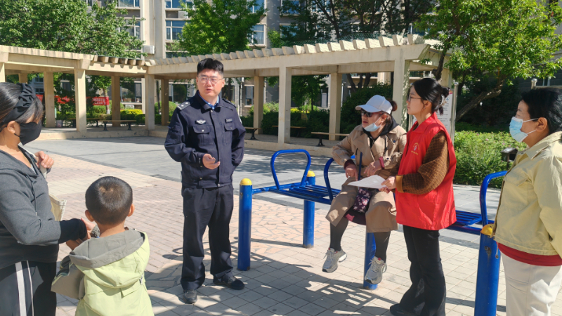 吴忠市利通区阳光骄子社区：普法迎五一送法入心 法治护平安防骗到家
