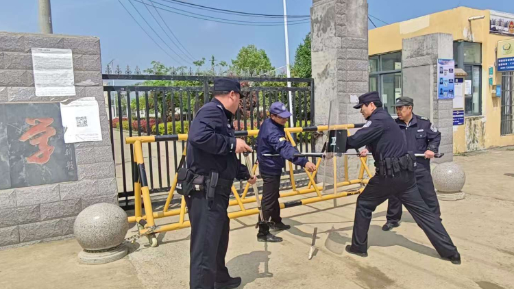 反恐防暴进校园 筑牢安全防护墙