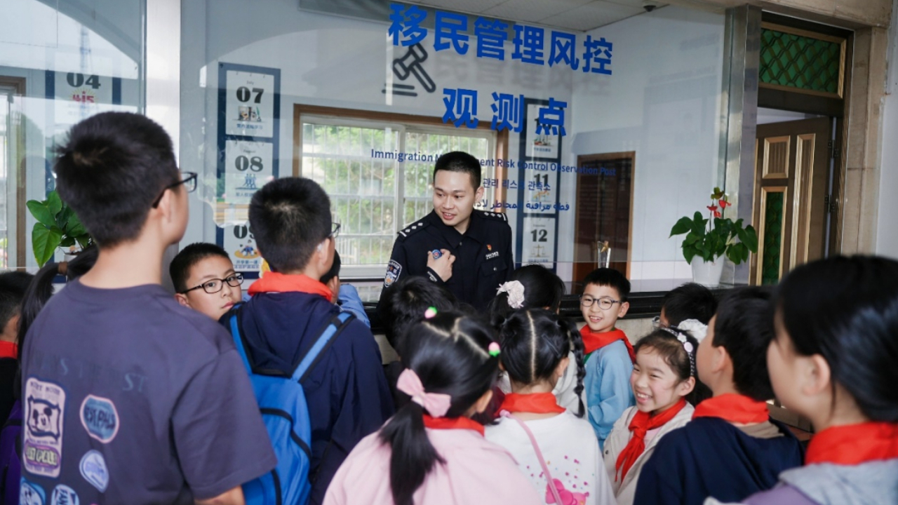“法润港城·青春同行”北仑12355护航青少年法治研学活动顺利启航