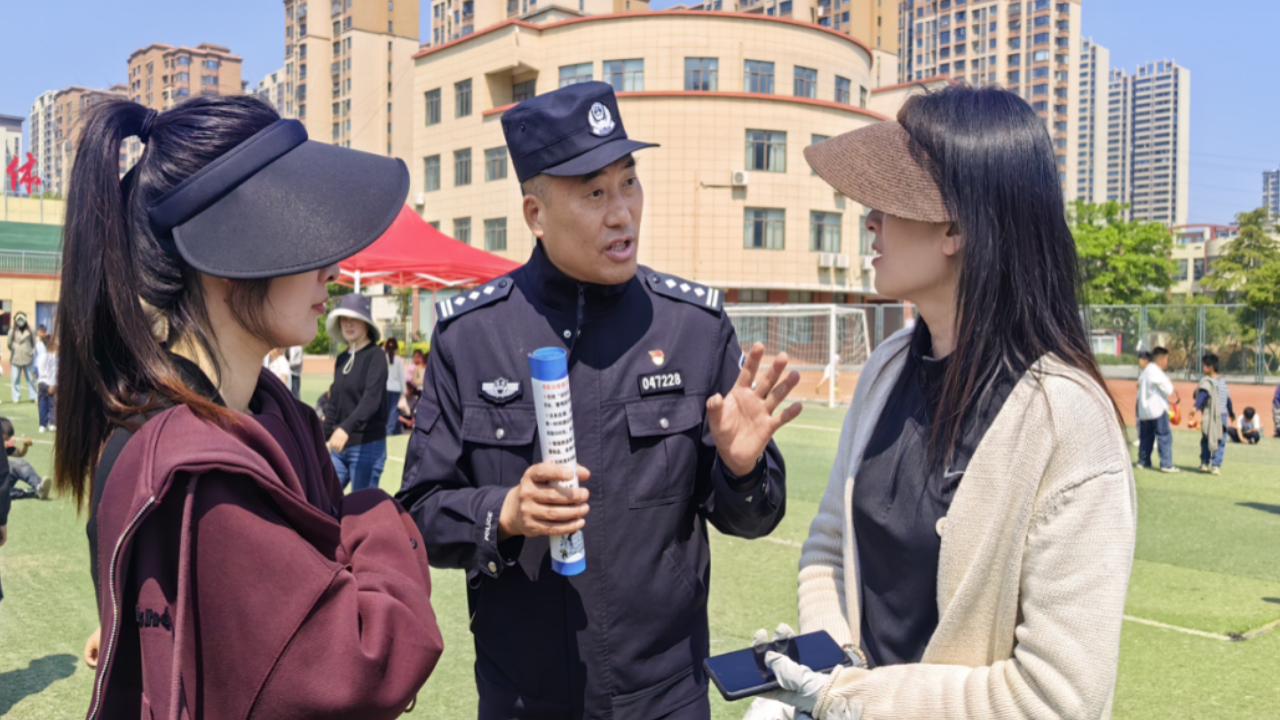 经侦反诈宣讲进校园 守护青春筑安全防线