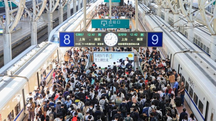 各地迎来“五一”假期返程高峰