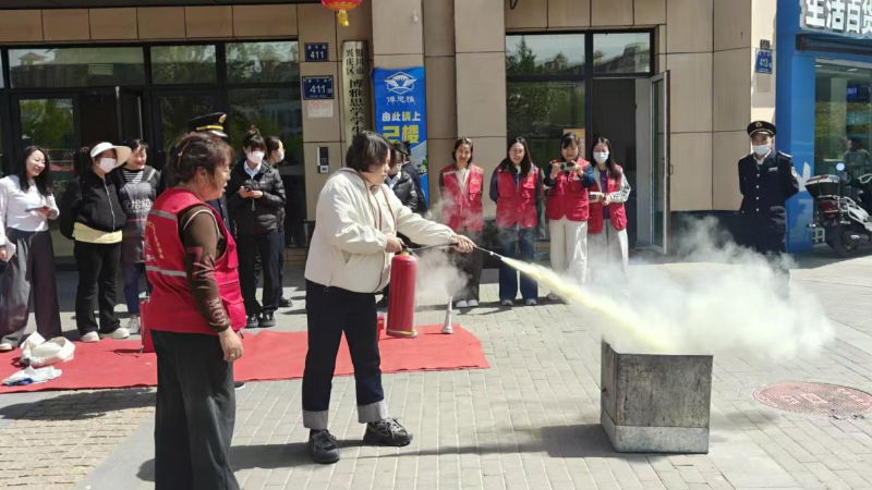 银川市兴庆区泰和社区：实战演练强技能 普法宣教筑防线