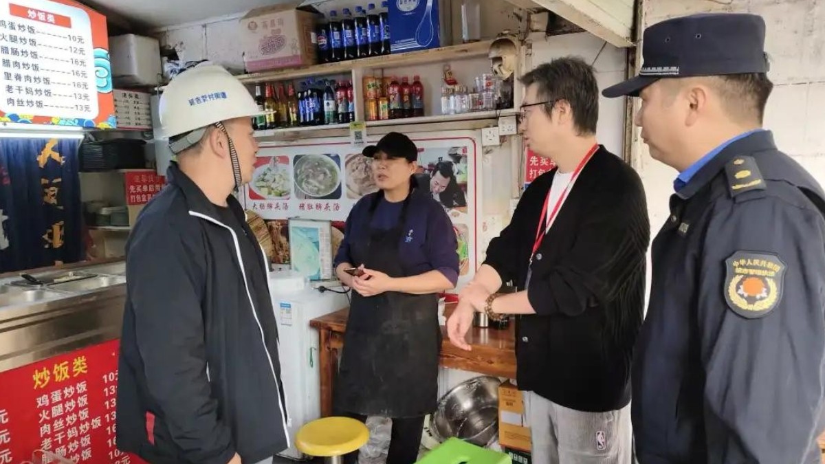 串门式走访暖街巷！让城市治理充满烟火温情
