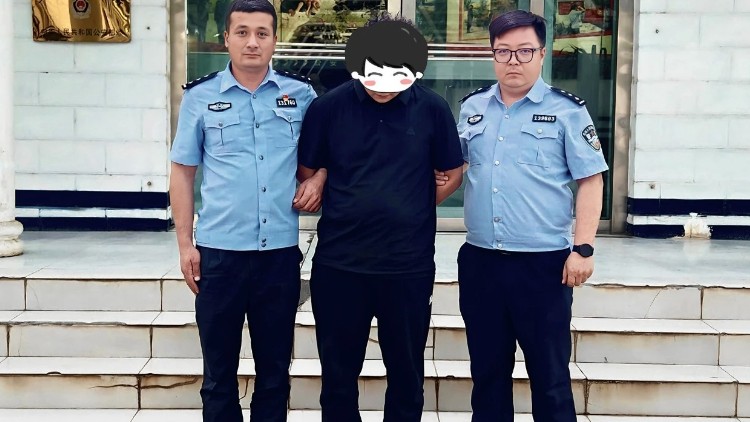 佯装淡定终露馅 轮台公安成功抓获一名网上在逃人员