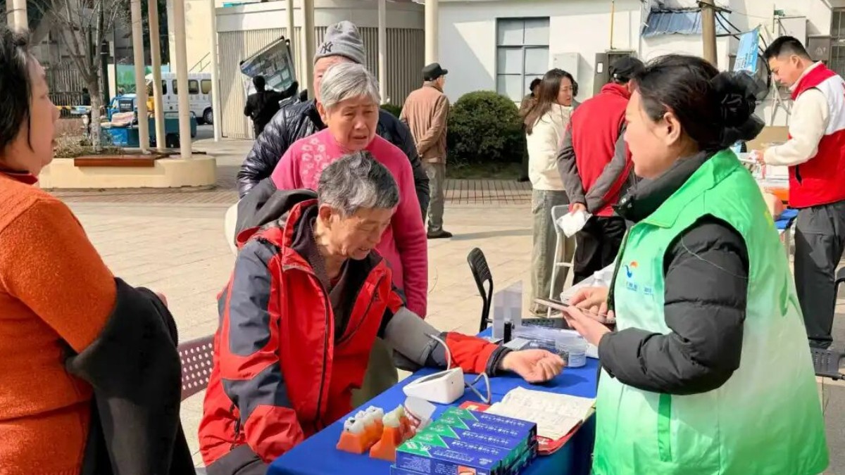 小市集大温暖！这里的便民服务“打包”到家门口