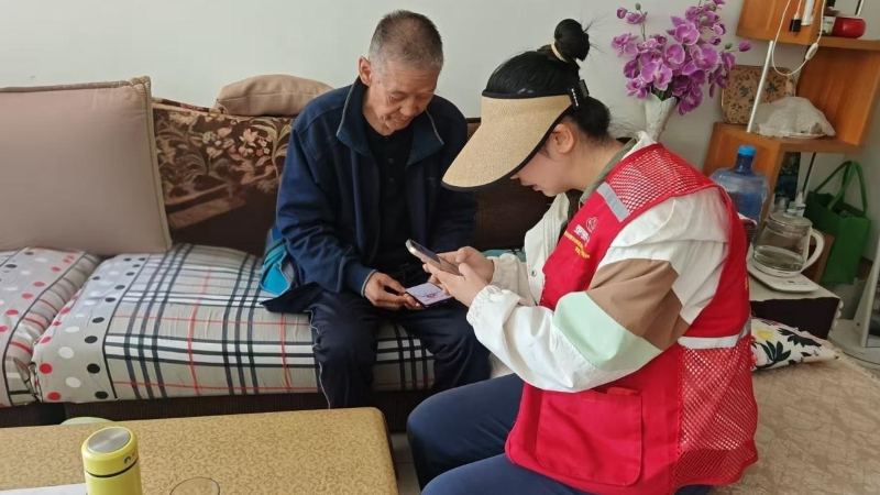 银川市兴庆区泰和社区：上门认证保权益 法治助老护平安