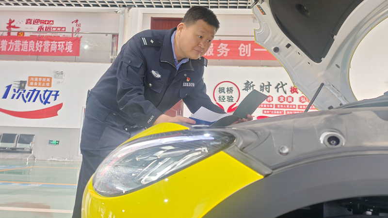 体育生“跨界”破死结，把车检“两座孤岛”连成一座桥