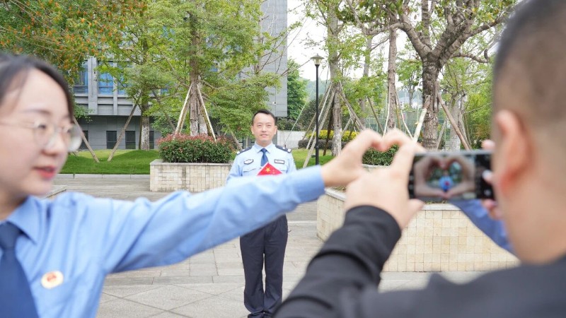 心有法治微光 青春自带锋芒