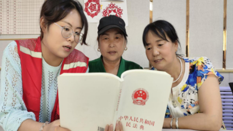 银川市兴庆区青山社区：方桌普法暖芳华，法治青山伴母行