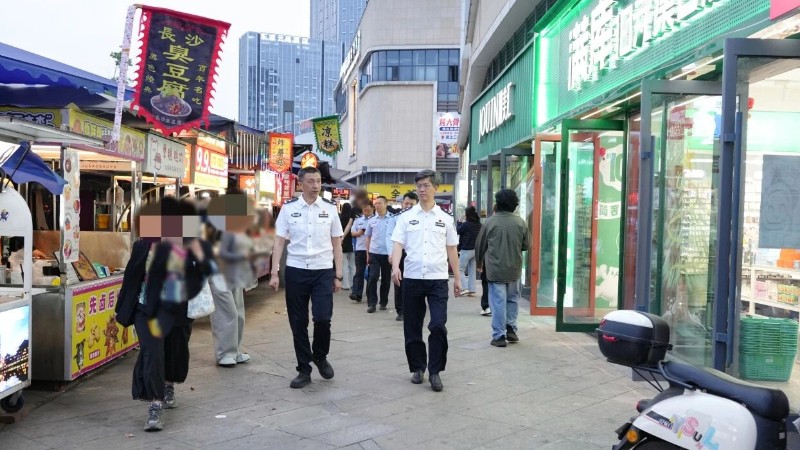 李鹏副市长督导检查眉山中心城区“维稳护安”百日攻坚行动工作推进情况