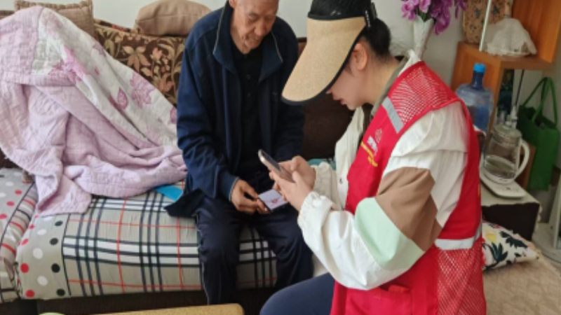 银川市兴庆区泰和社区：数字助老解难题 普法防诈护权益