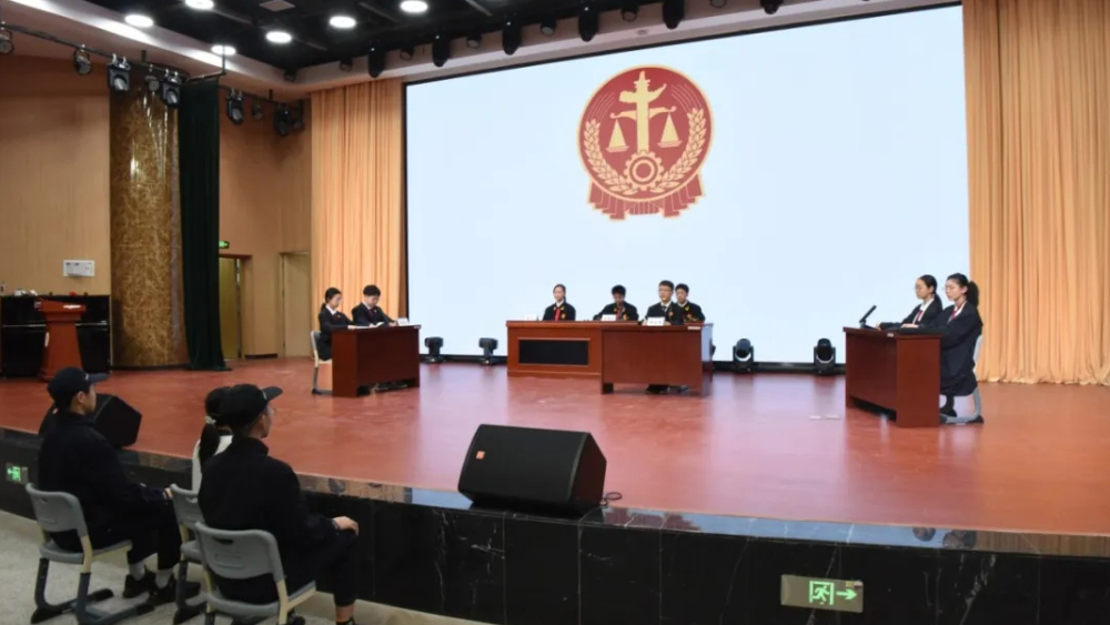 多方协同聚合力 法治护航伴成长——旌阳区检察院联合多部门开展法治进校园活动