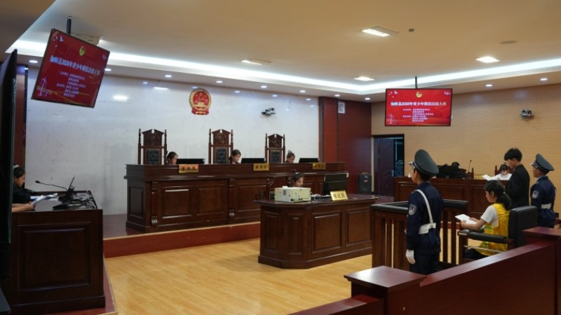 新疆伽师县人民法院：以法为翼助成长 模拟法庭育新人