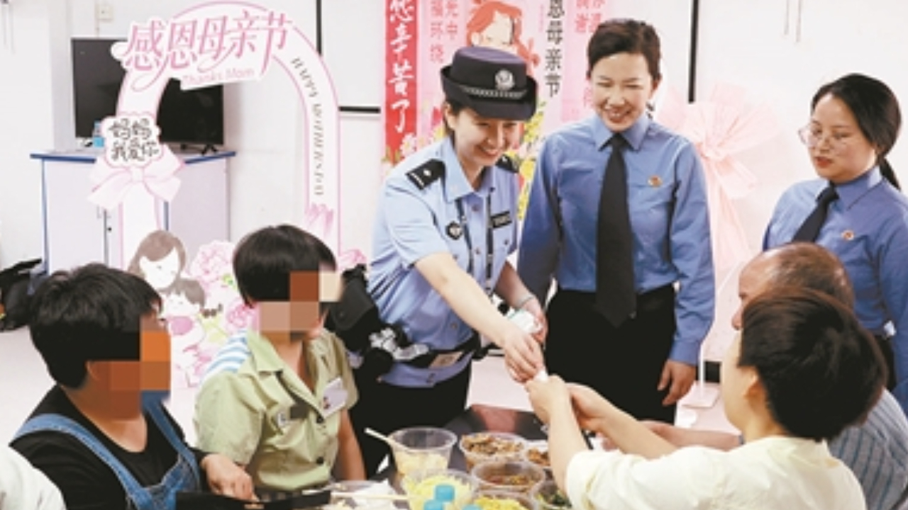 一声“妈妈”有人答应，就是最好的礼物